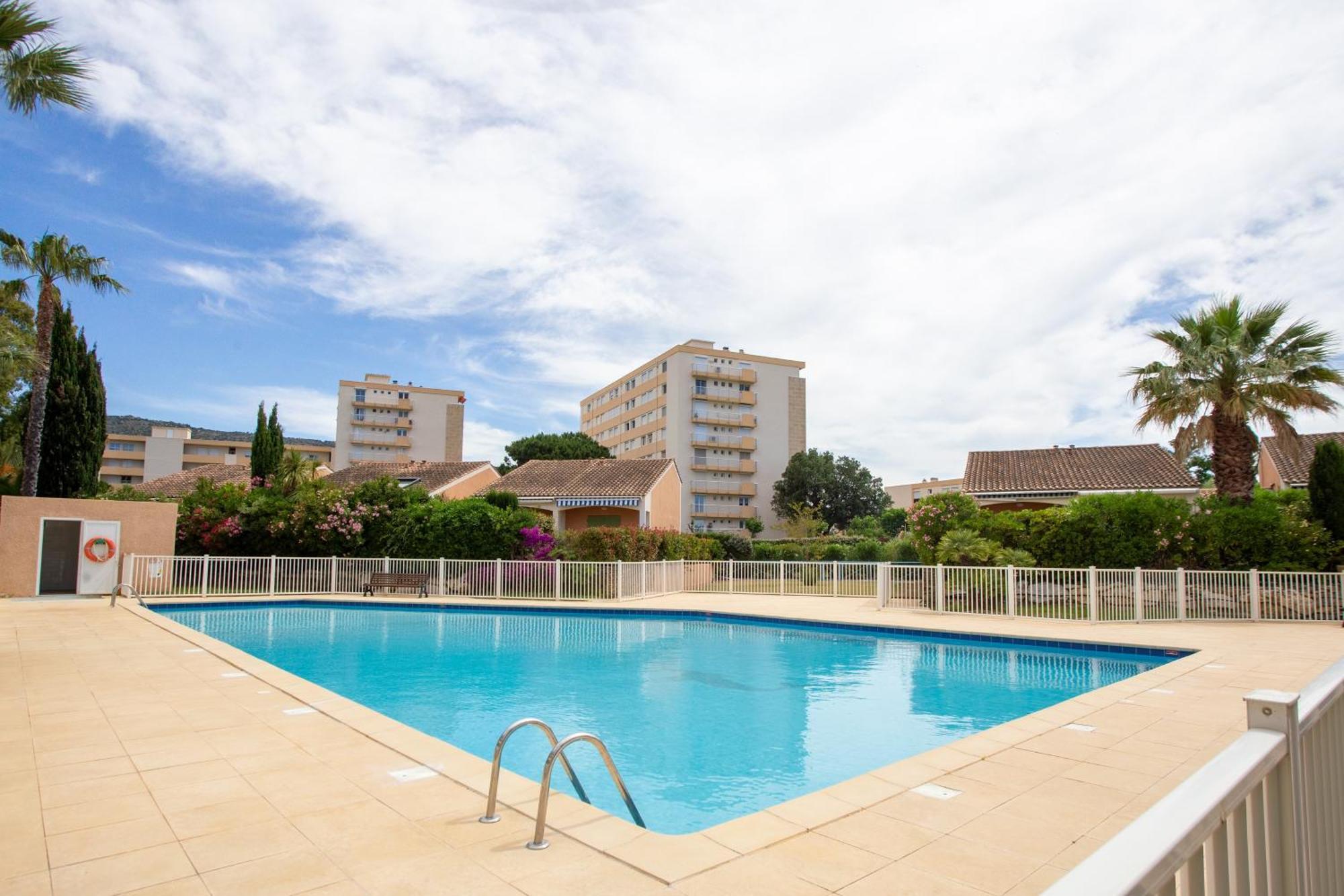 Lou Estrella - Appt 4P Avec Piscine Proche Plage Le Lavandou Exterior photo